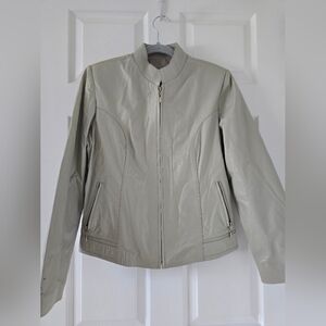 Original Leather Jacket in light Gray size 12 ( fit a M size but not a L)
